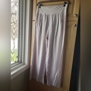 Rare Lululemon women's wide leg pants size 8